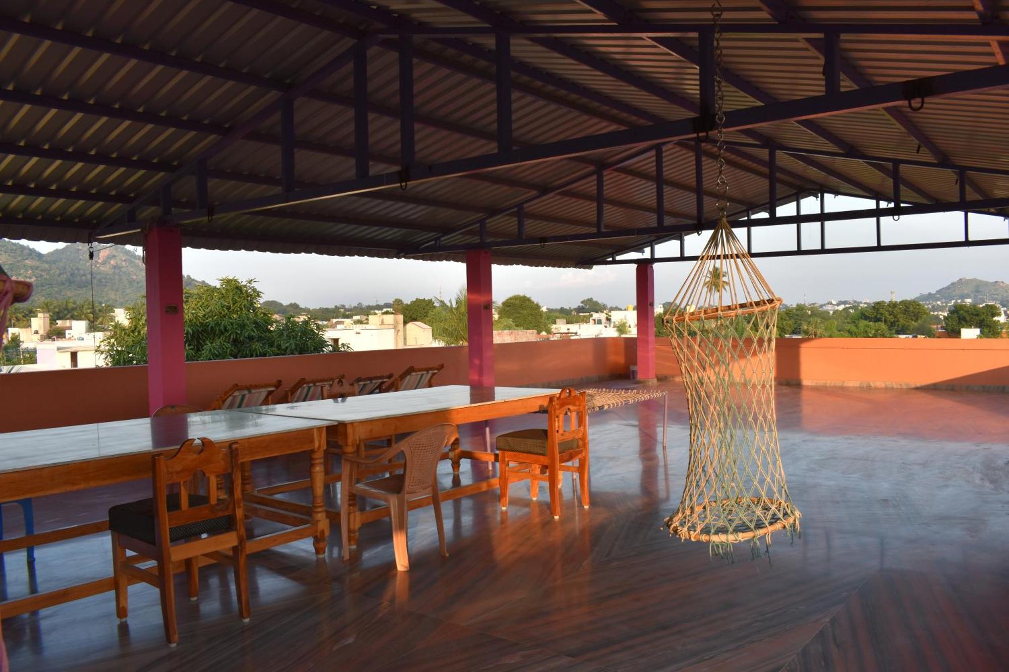 Rainbow Guest House Tiruvannāmalai Extérieur photo